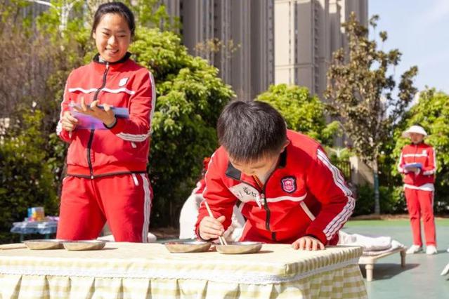 冯特西悦城幼儿园自理能力比赛