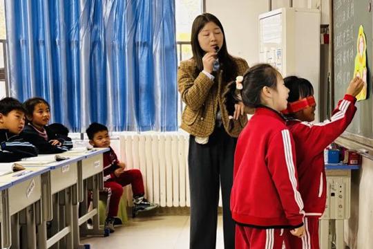 冯特杉青幼儿园参观小学活动