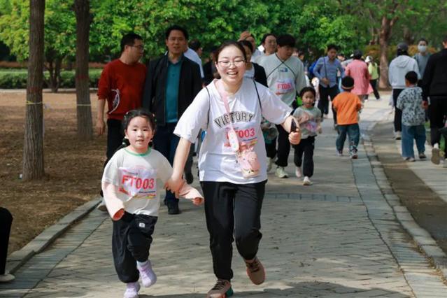  冯特杉青幼儿园亲子MINI马拉松