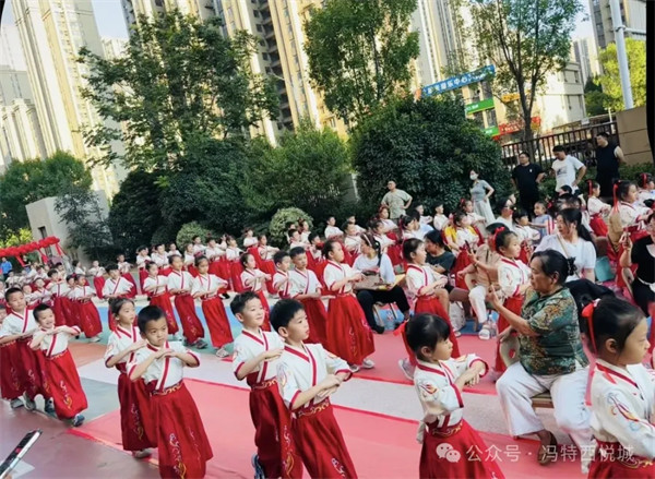 冯特西悦城幼儿园“开笔启智·礼润童心”毕业盛典