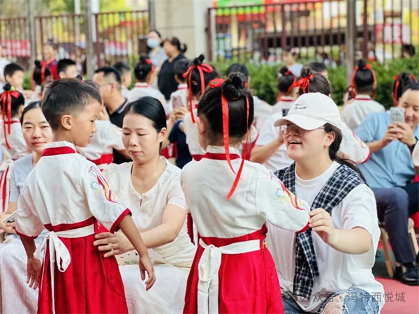 冯特西悦城幼儿园“开笔启智·礼润童心”毕业盛典