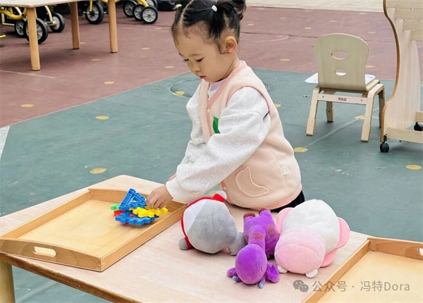 高新区冯特幼儿园-自理小能手，快乐显身手
